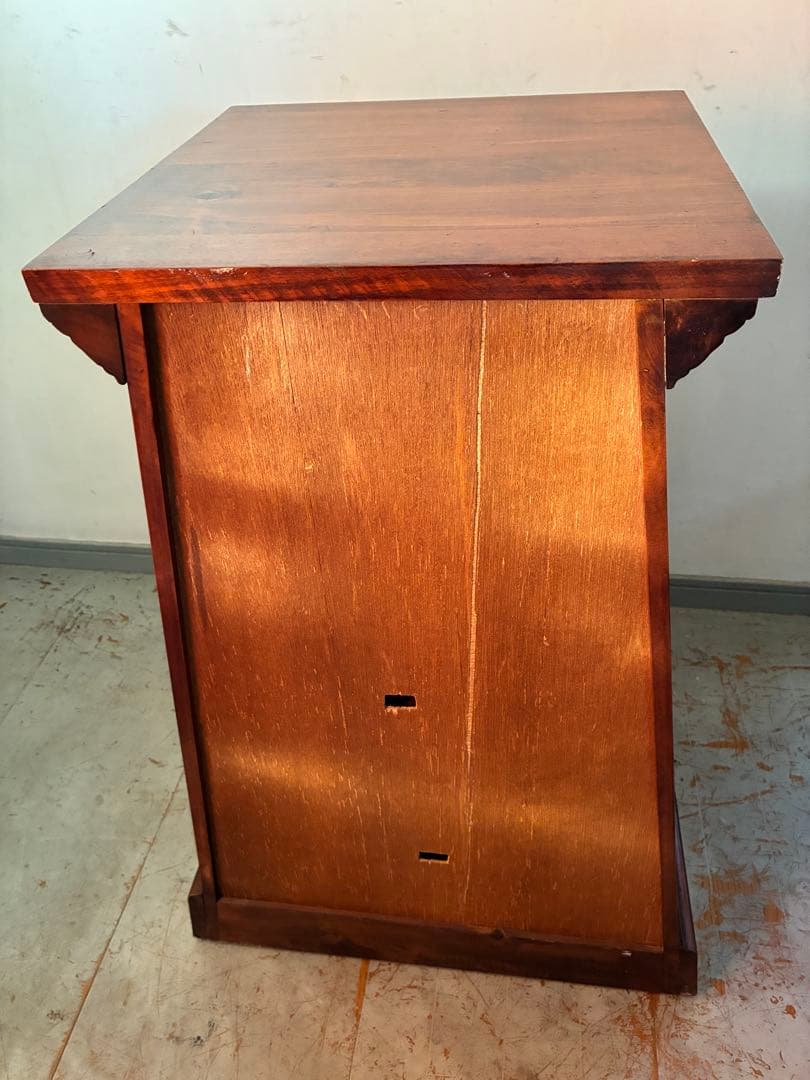 イギリス製　Pier One ヴィンテージキャビネット　オーク材