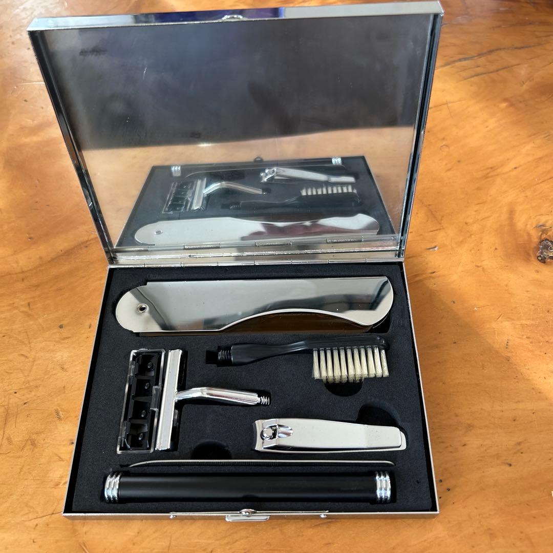 The Conran Shop 未使用！美品 手入れ用具セットスチールケース入り