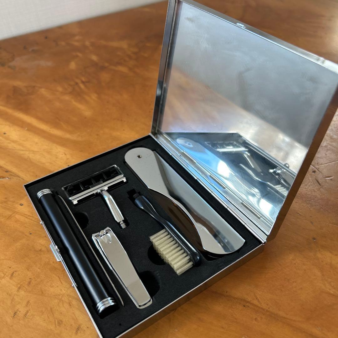 The Conran Shop 未使用！美品 手入れ用具セットスチールケース入り