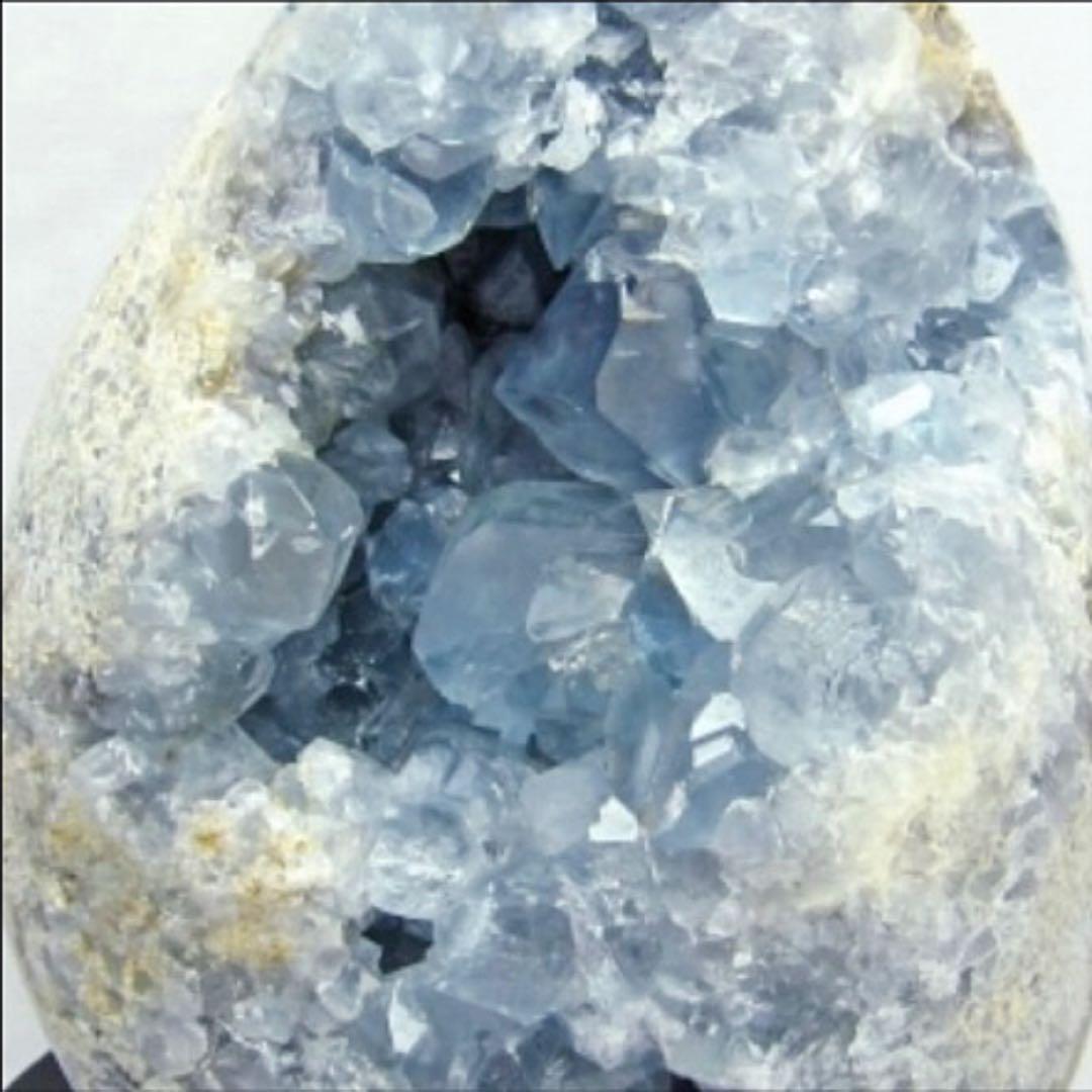 ☆ 3.8Kg！セレスタイト  天青石　たまご型　原石　パワーストーン！