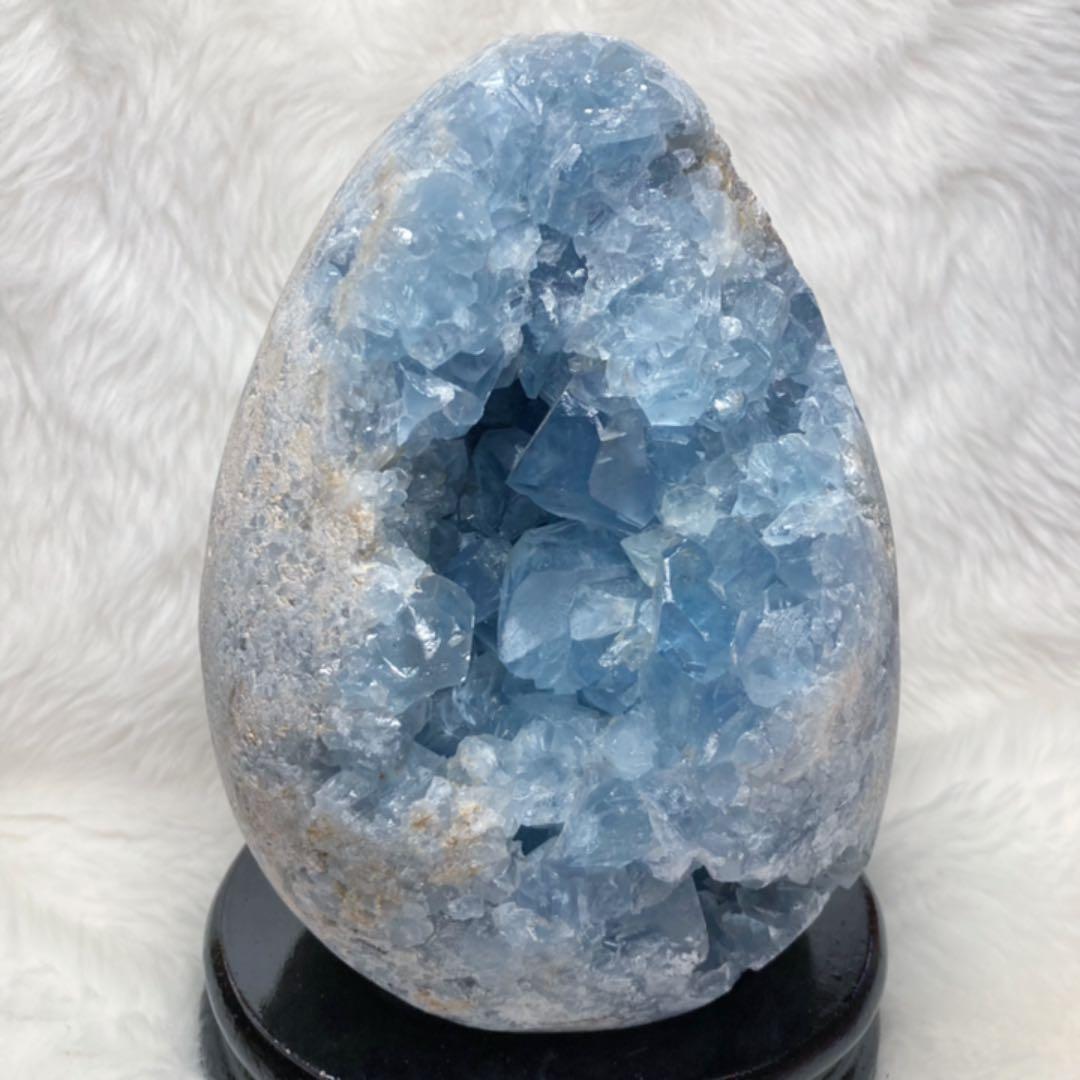 ☆ 3.8Kg！セレスタイト  天青石　たまご型　原石　パワーストーン！