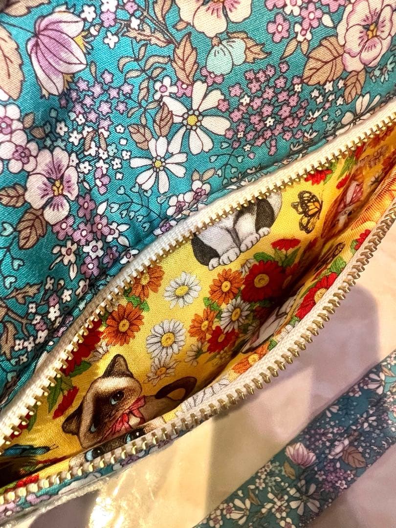 コヤンイサムチョン コロンと可愛いファスナーショルダーバッグ 花柄