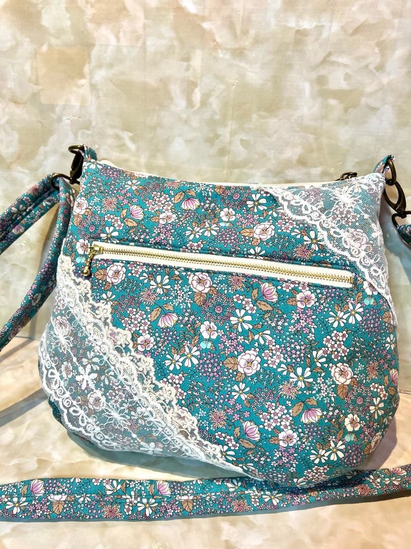 コヤンイサムチョン コロンと可愛いファスナーショルダーバッグ 花柄