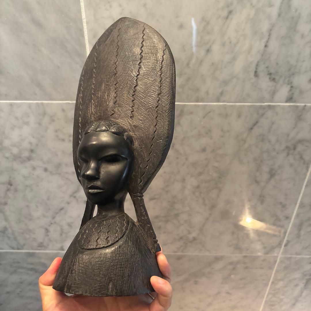 東アフリカアンティーク　美しい瞳と圧倒的な存在感の木彫りオブジェ