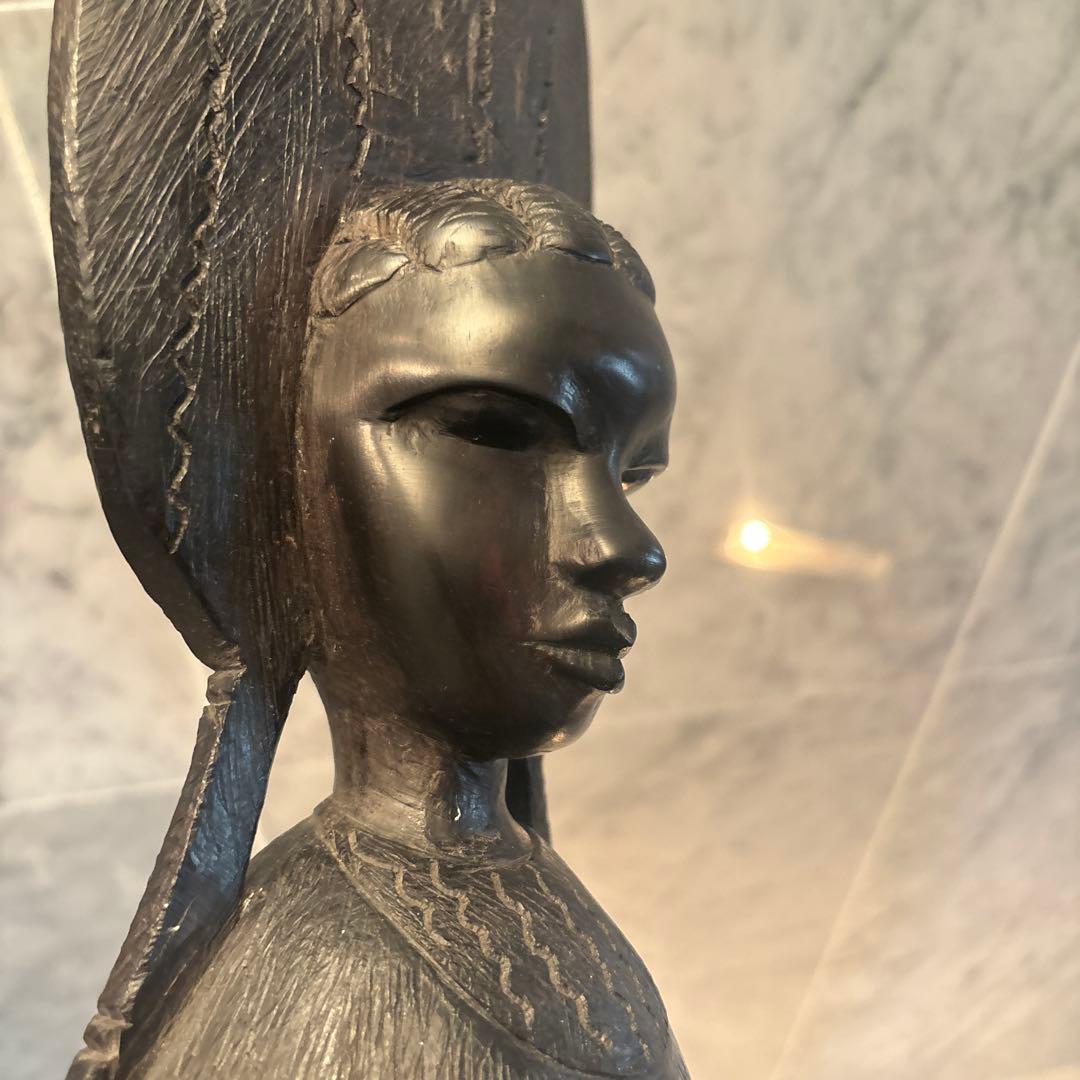 東アフリカアンティーク　美しい瞳と圧倒的な存在感の木彫りオブジェ