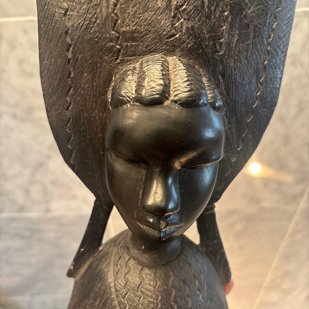 東アフリカアンティーク　美しい瞳と圧倒的な存在感の木彫りオブジェ
