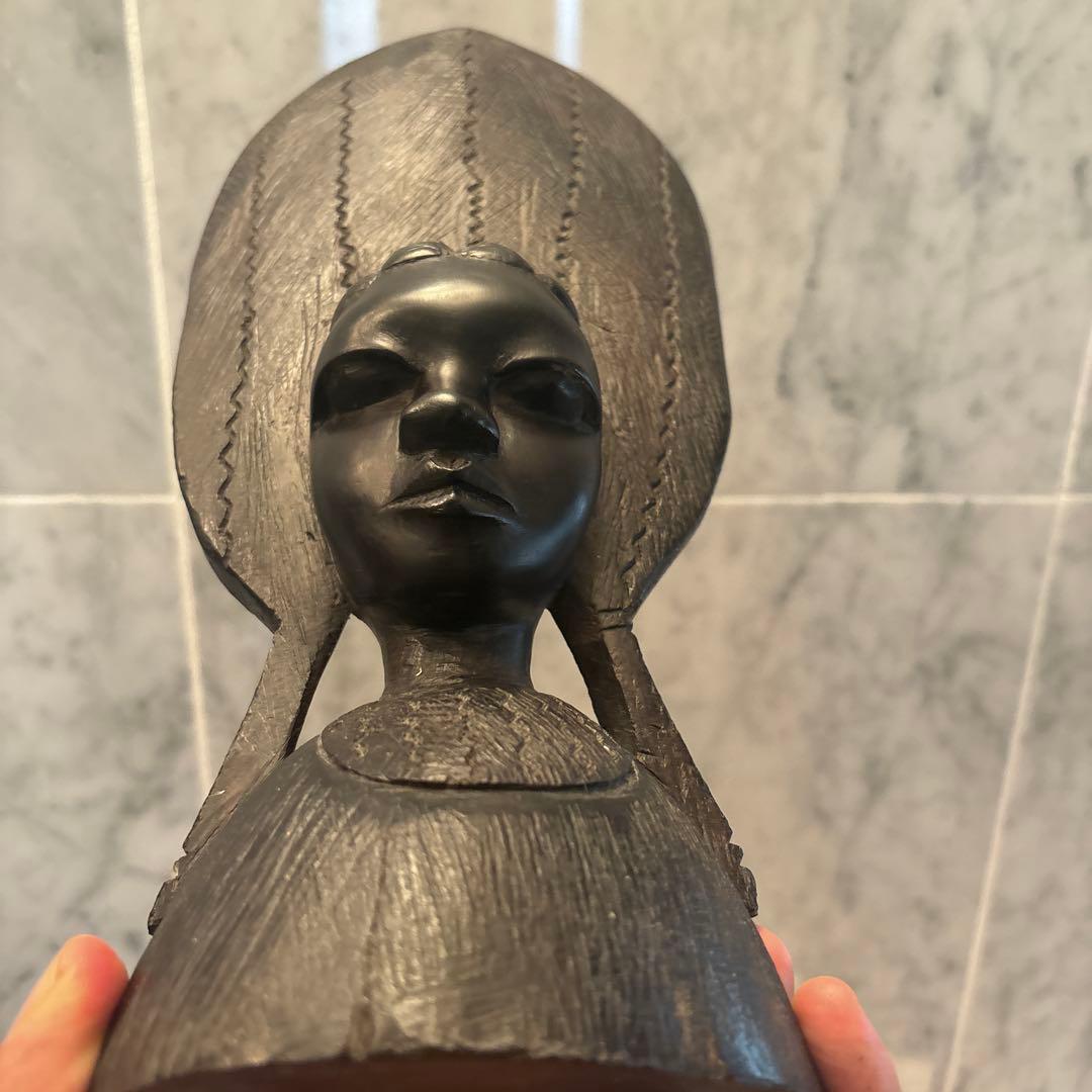 東アフリカアンティーク　美しい瞳と圧倒的な存在感の木彫りオブジェ