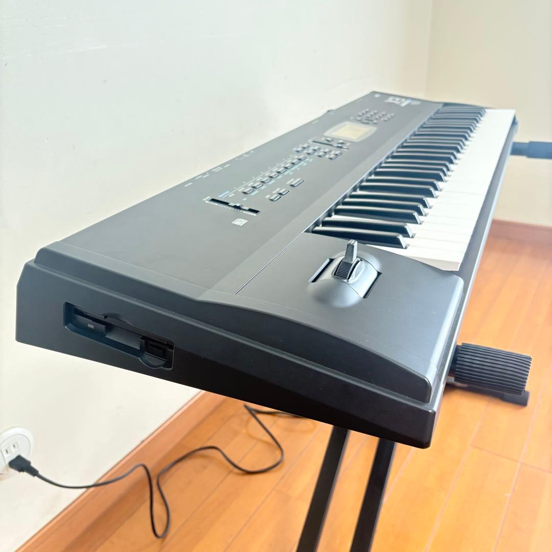 美品•音出し確認済み】KORGコルグ シンセサイザー ワークステーション