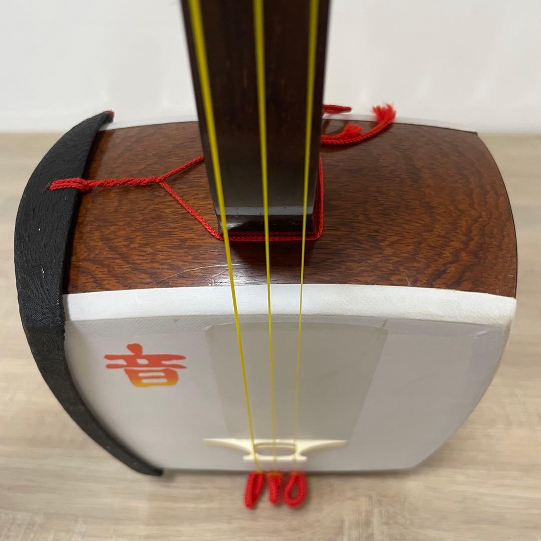 ☆良品☆ 三味線 細棹 紫檀 丸打胴 和楽器 長唄 人工皮 新品弦交換済み