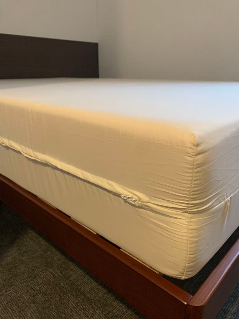 未使用 セミダブル 高反発ウレタンマットレス 厚さ20㎝(ホテル用受注生産商品)