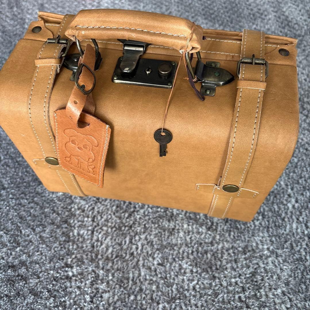 PEKO & POCO キャラクター型押しバッグ トランク 希少品 不二家 - メルカリ