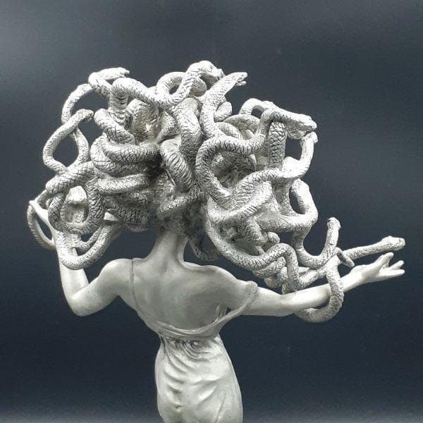 日本唯一の出品！ 女神 メデューサ ギリシャ神話 フィギュリン フィギュア 人形