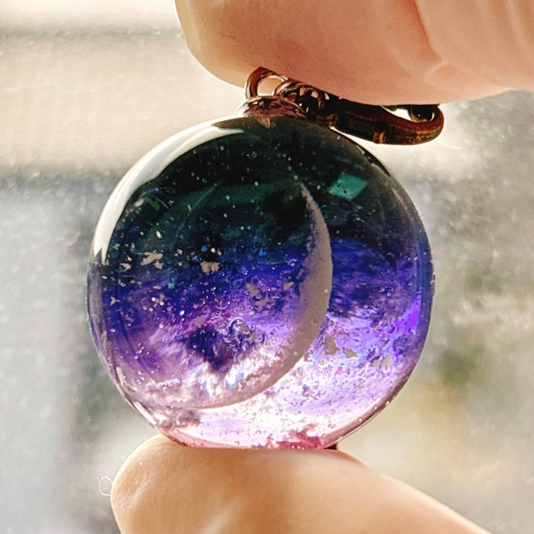 No.711 暁　球体　ネックレス　レジン　雲 レジンアート