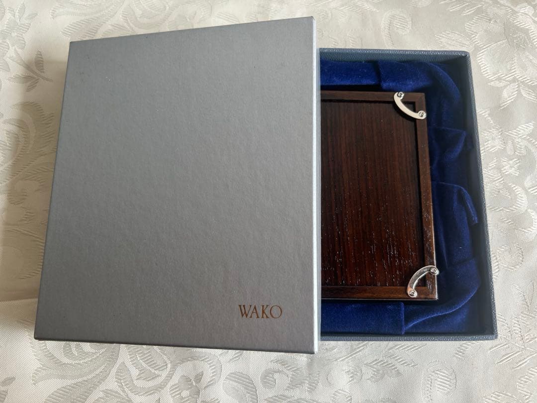 銀座和光　シルバー 970 刻印　二つ折り12×9.5 の2面フォトフレーム