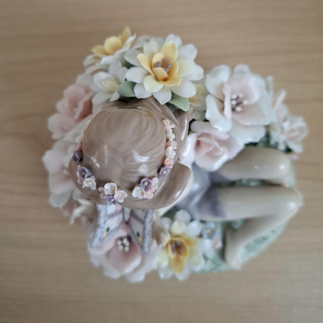 リヤドロ　蝶と戯れる小妖精　ガラスケース付属