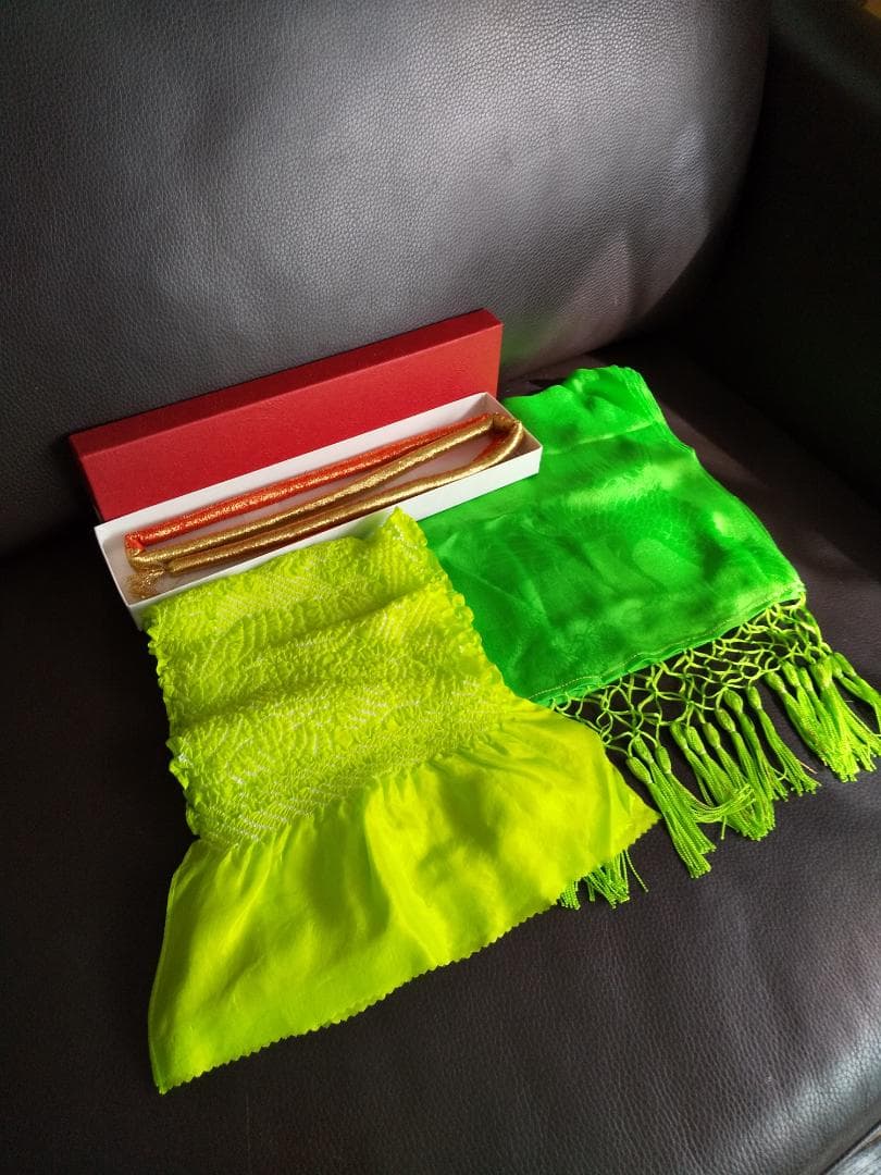 朱赤蝶柄着物　小物付きフルセット　正絹　7歳