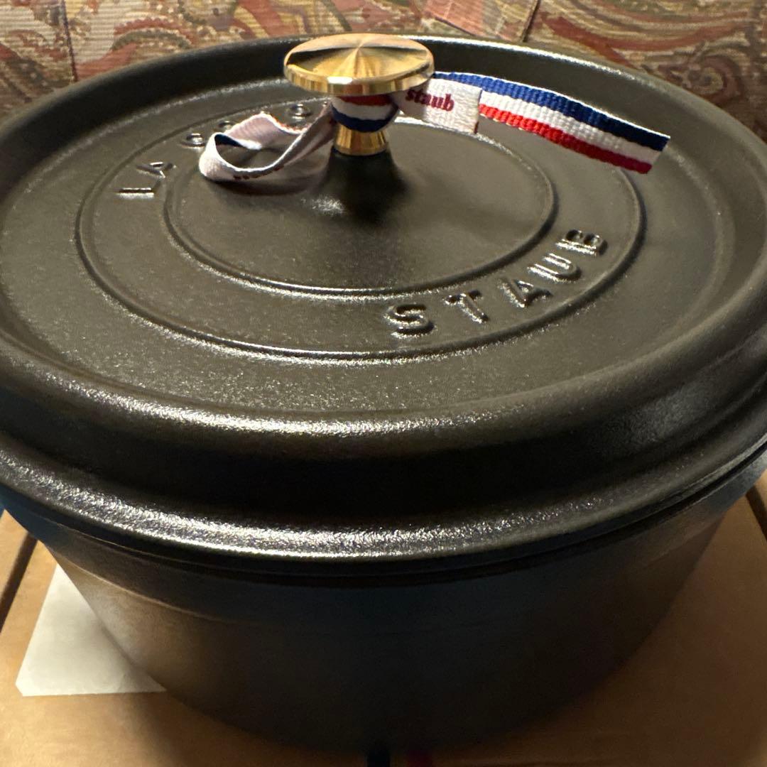 【新品】ピコ・ココット　ラウンド　ブラック　24㎝　3.8L ほうろう