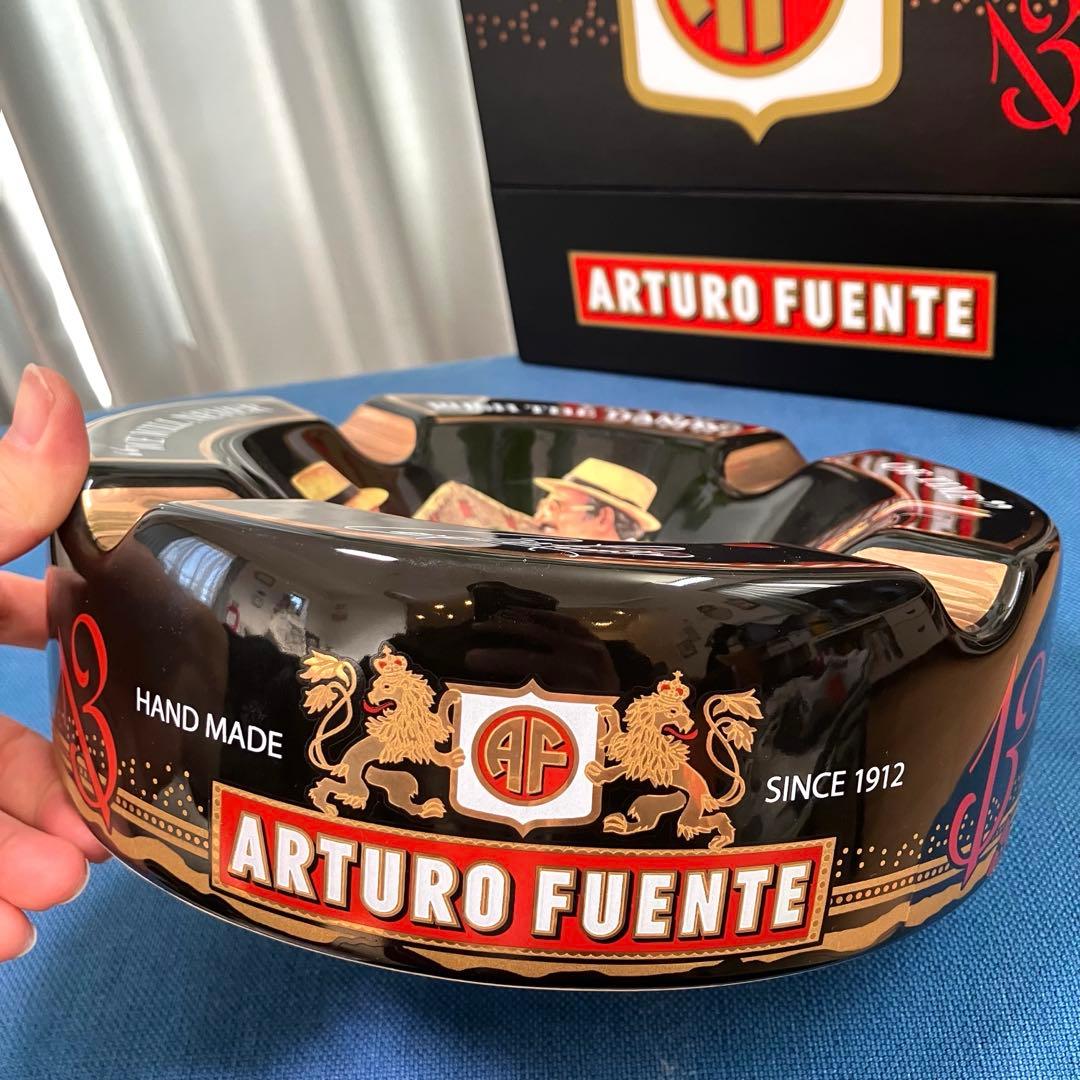 ARTURO FUENTE アルトゥーロ 陶磁器 灰皿 ブラック ゴールド