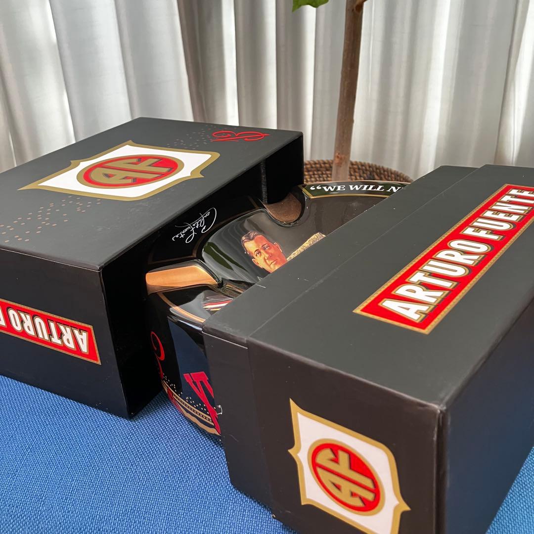 ARTURO FUENTE アルトゥーロ 陶磁器 灰皿 ブラック ゴールド