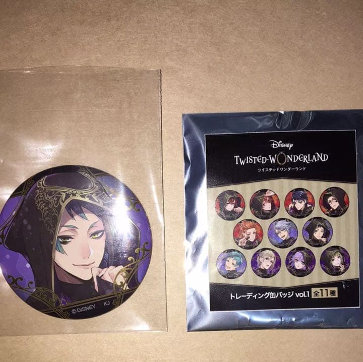 ツイステ ジェイド 式典服ランダム缶バッジ - メルカリ