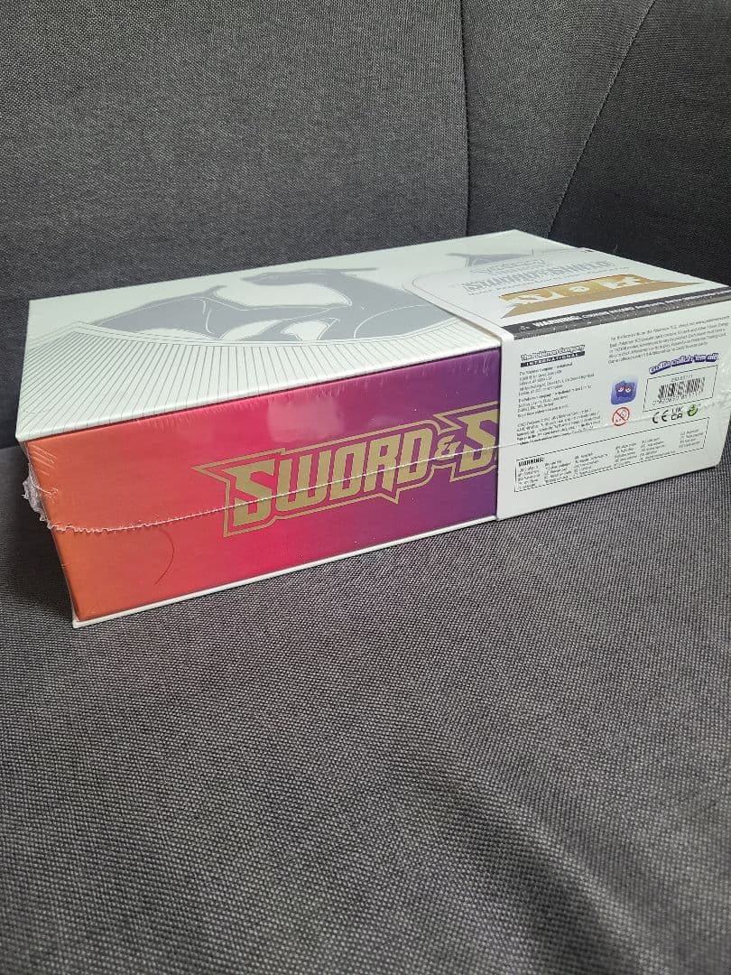 リザードン ウルトラプレミアムコレクション SWORD & SHIELD