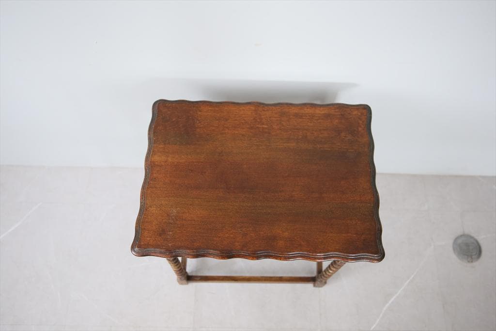 英国アンティーク木製サイドテーブル/オケージョナル机/飾り棚/花台(91-46)