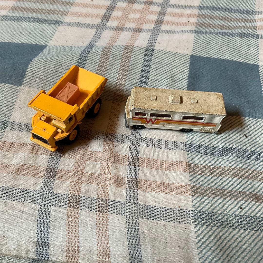 トミカ他　ミニカー14台セット　【バラ売り不可能　昭和レトロ　箱は無い】。