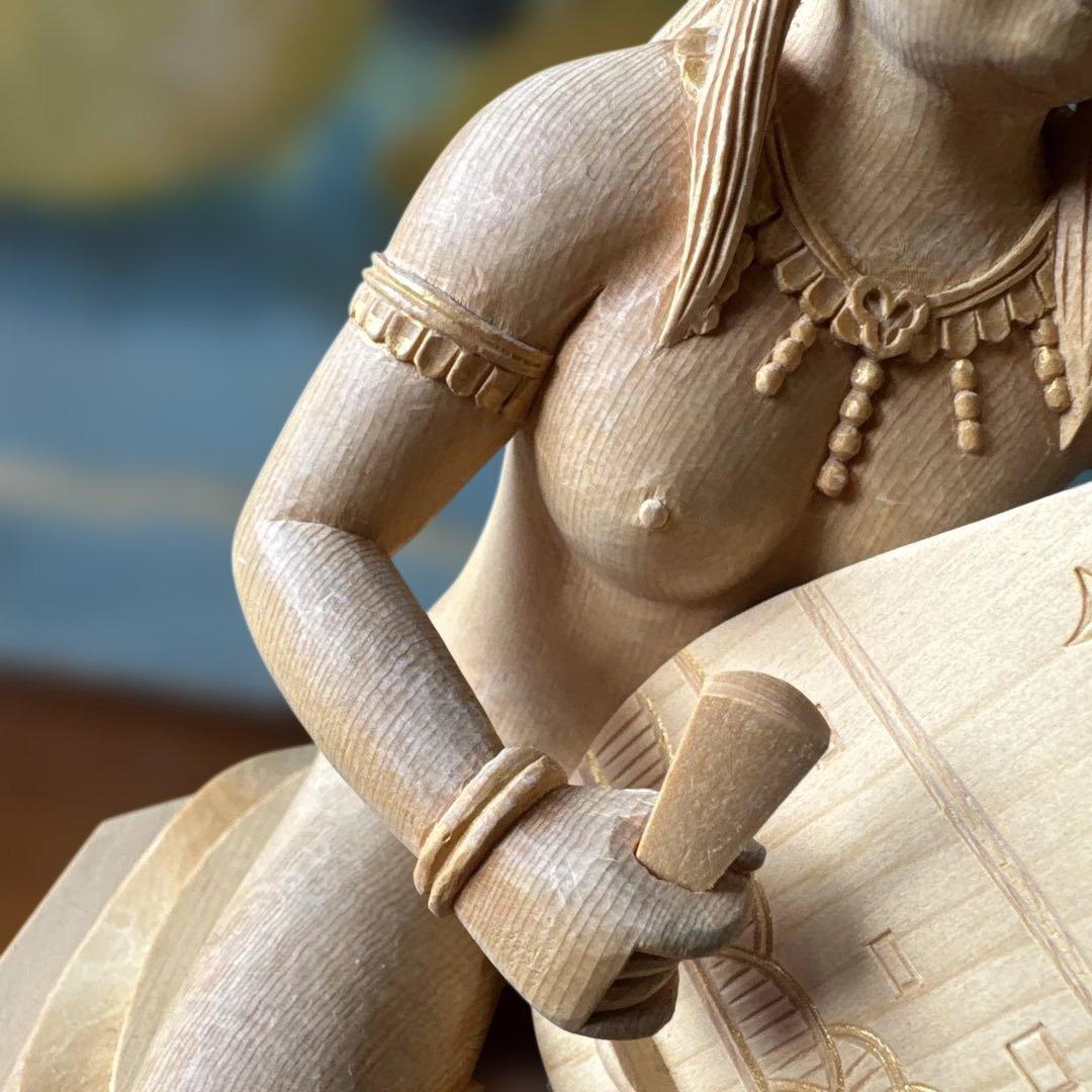 金運招来　木曽檜材　細密手彫り　裸弁財天