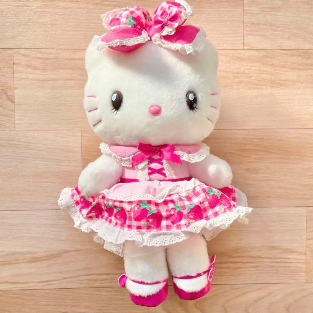 USJ限定 ハローキティ ぬいぐるみ いちごドレス - メルカリ