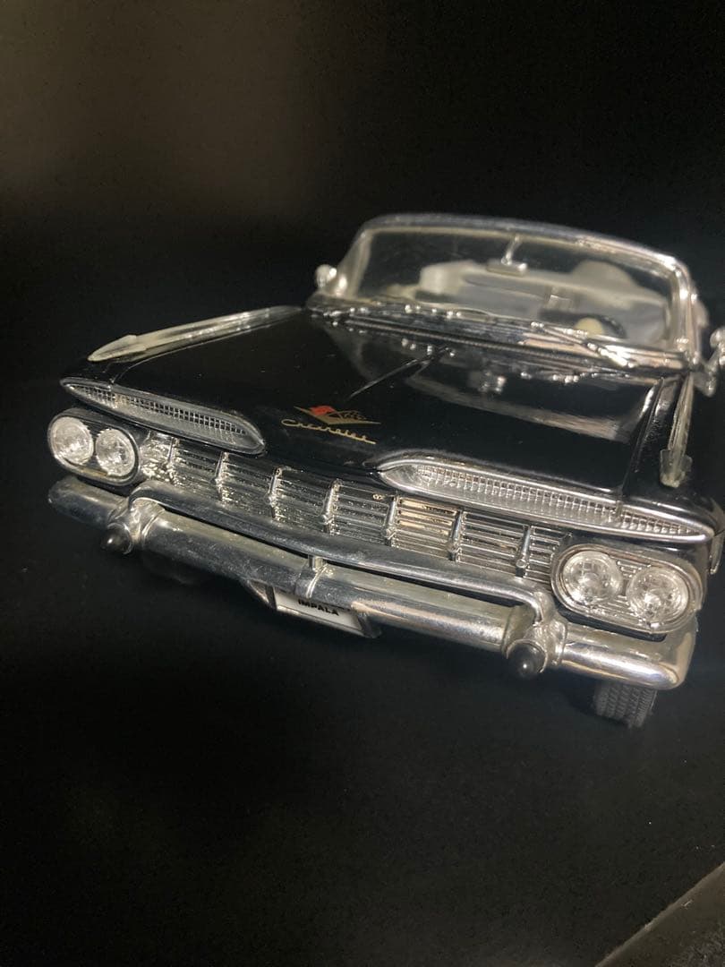 シボレー　59 インパラ　ローライダー　1/18 ダイキャストモデルカー
