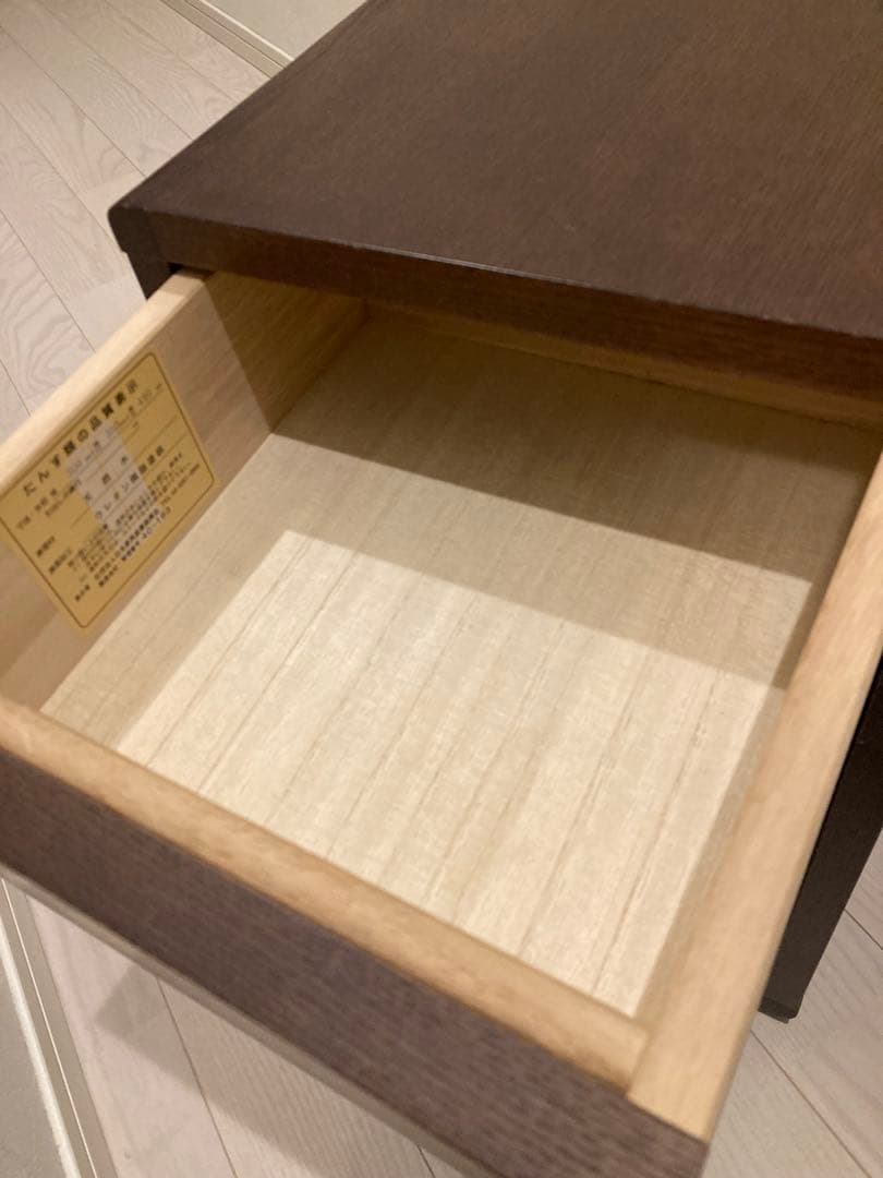 ダークブラウン 木製 ナイトスタンド 引き出し付き