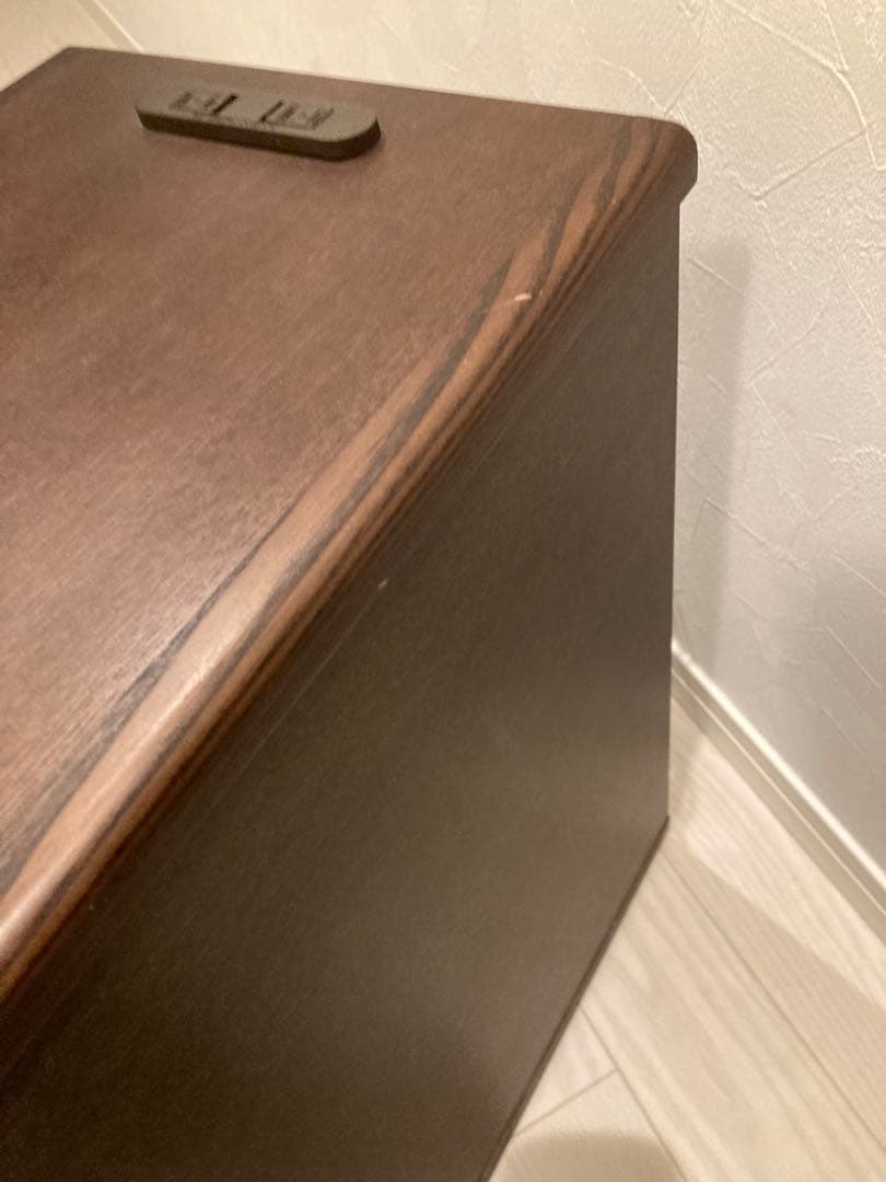 ダークブラウン 木製 ナイトスタンド 引き出し付き