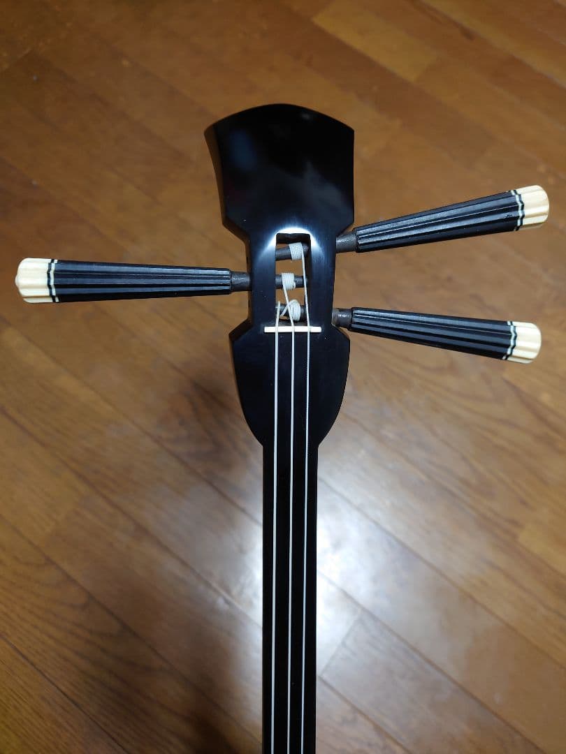 真壁型三線　黒木（カミゲン、真黒）　本皮1枚張