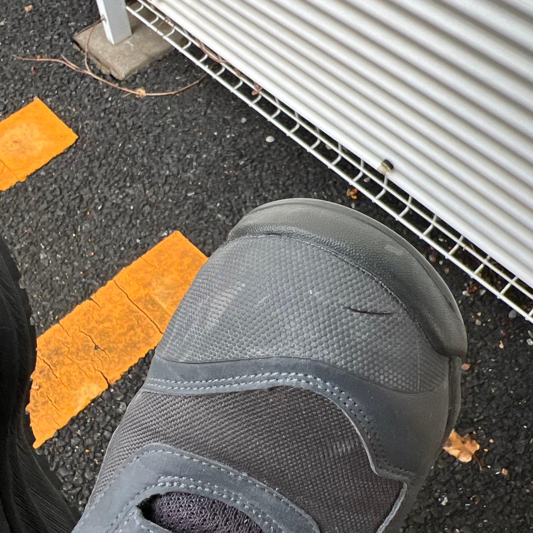 アシックスウィンジョブ®CP216 TOUGH 3Eグラファイトグレー×ブラック