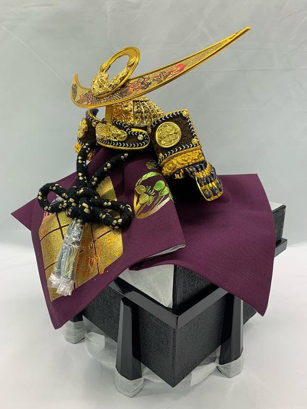 7号上杉謙信公 A706 本革金箔小桜