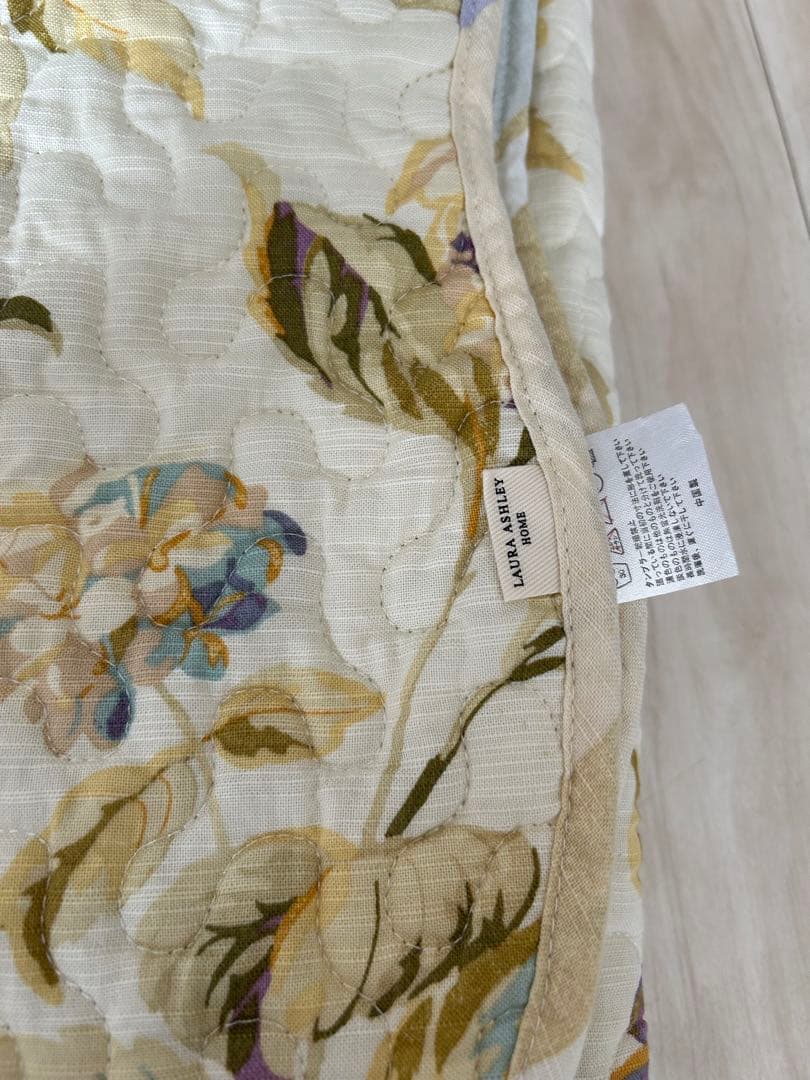 ローラアシュレイ　マルチカバー