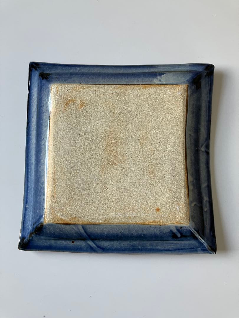 伊勢　神楽窯　奥田康博　呉須　魚柄　赤絵　角皿