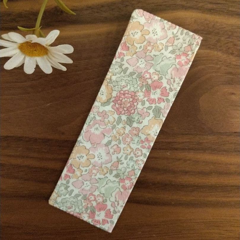 しおり　ブックマーカー❁ミシェル　リバティプリント使用　ハンドメイド