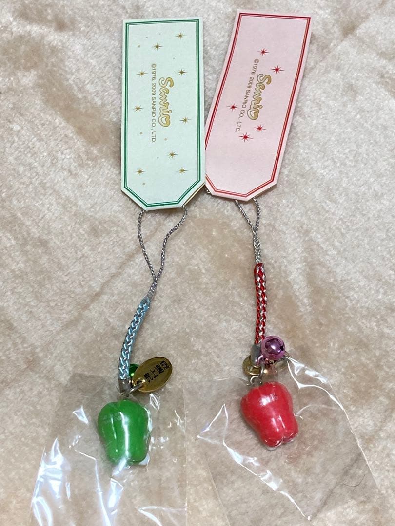 未開封　ハローキティ ストラップ　パプリカ　根付け　サンリオ　２個　セット　③