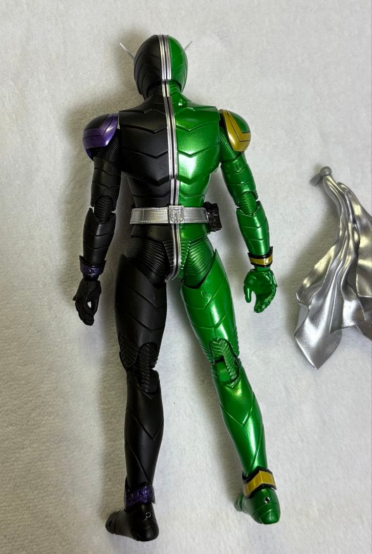 S.H.figrats 仮面ライダーW サイクロンジョーカー真骨頂製法