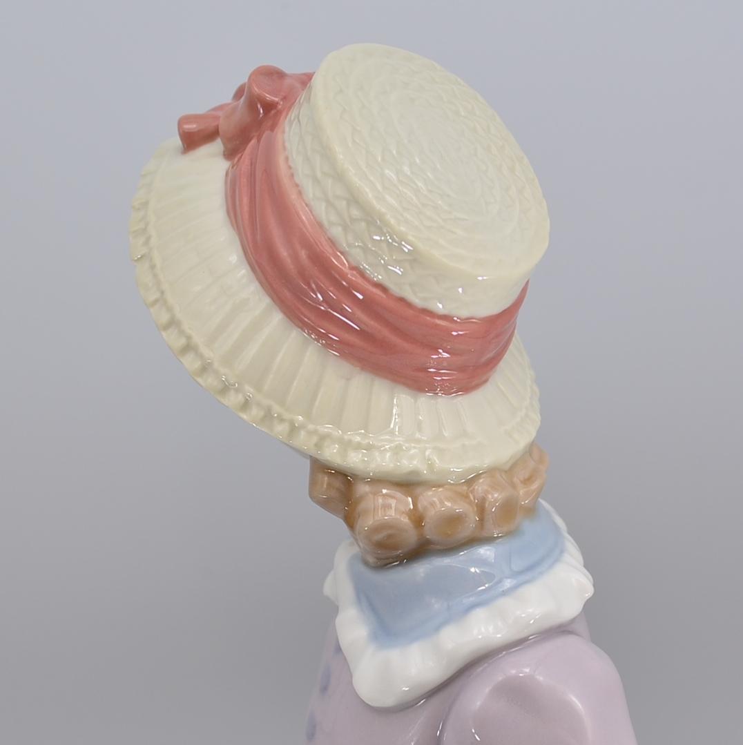 ワゴンを持つ少女 ＃5044 ☆リヤドロ スペイン ポーセリン 光沢仕上げ