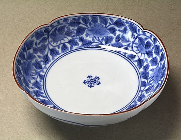 藍柿 牡丹葉唐草文 輪花深皿