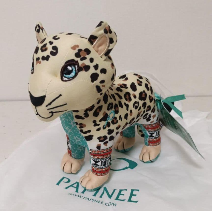 大阪関西万博 サウジアラビア館ぬいぐるみ - メルカリ