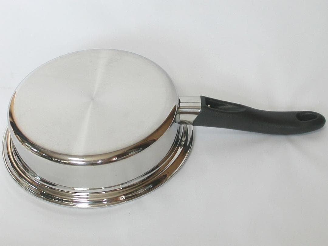 アムウェイ 中フライパン 現行未使用品 2008製 料理本とスクラブバッズ1個付