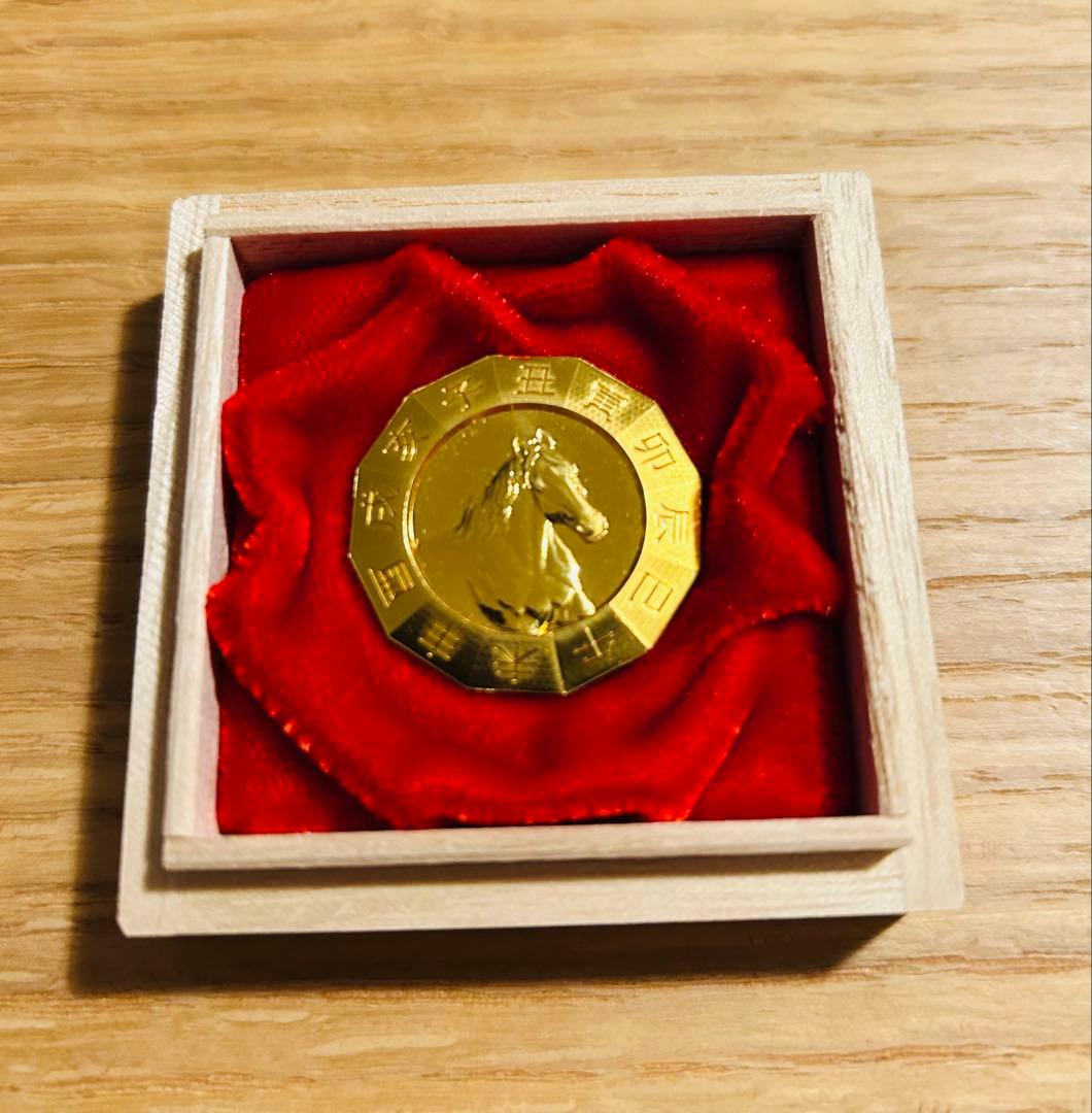 純金干支十二稜メダル（午）丙午 - メルカリ