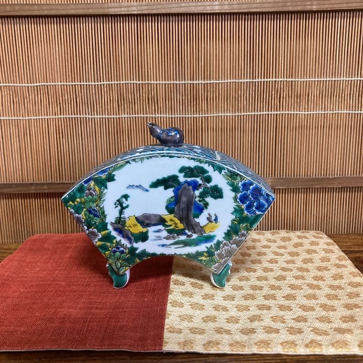 九谷焼　吉田屋風牡丹　山水獅子　扇型香炉