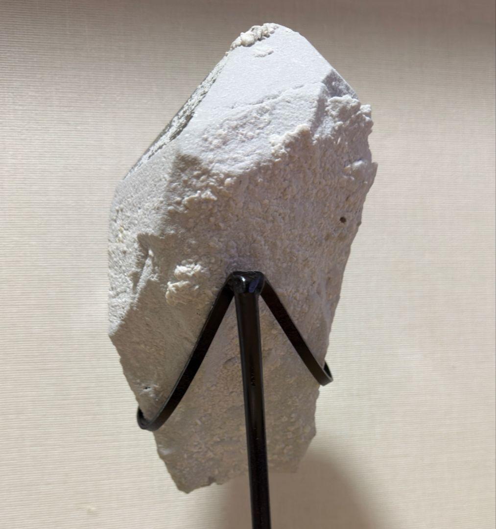 【高純度】希少【最強魔除け】雪景色★モリオン（黒水晶）原石1.55kg 台座付