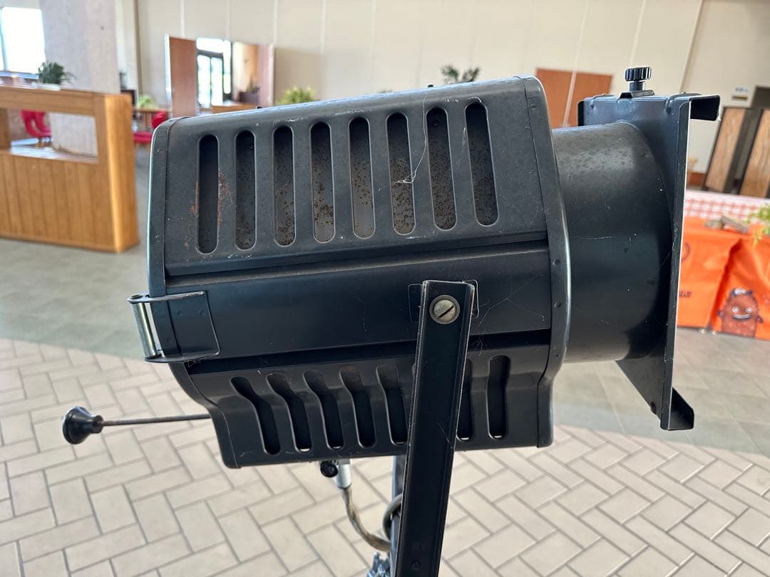 レトロスポットライト