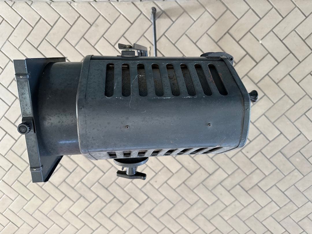 レトロスポットライト