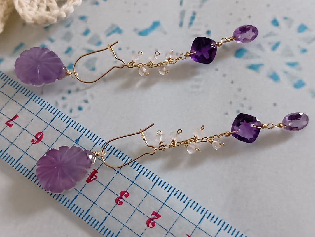 485/14kgfアメジストトリプレットカービングと宝石質アメジストチャーム